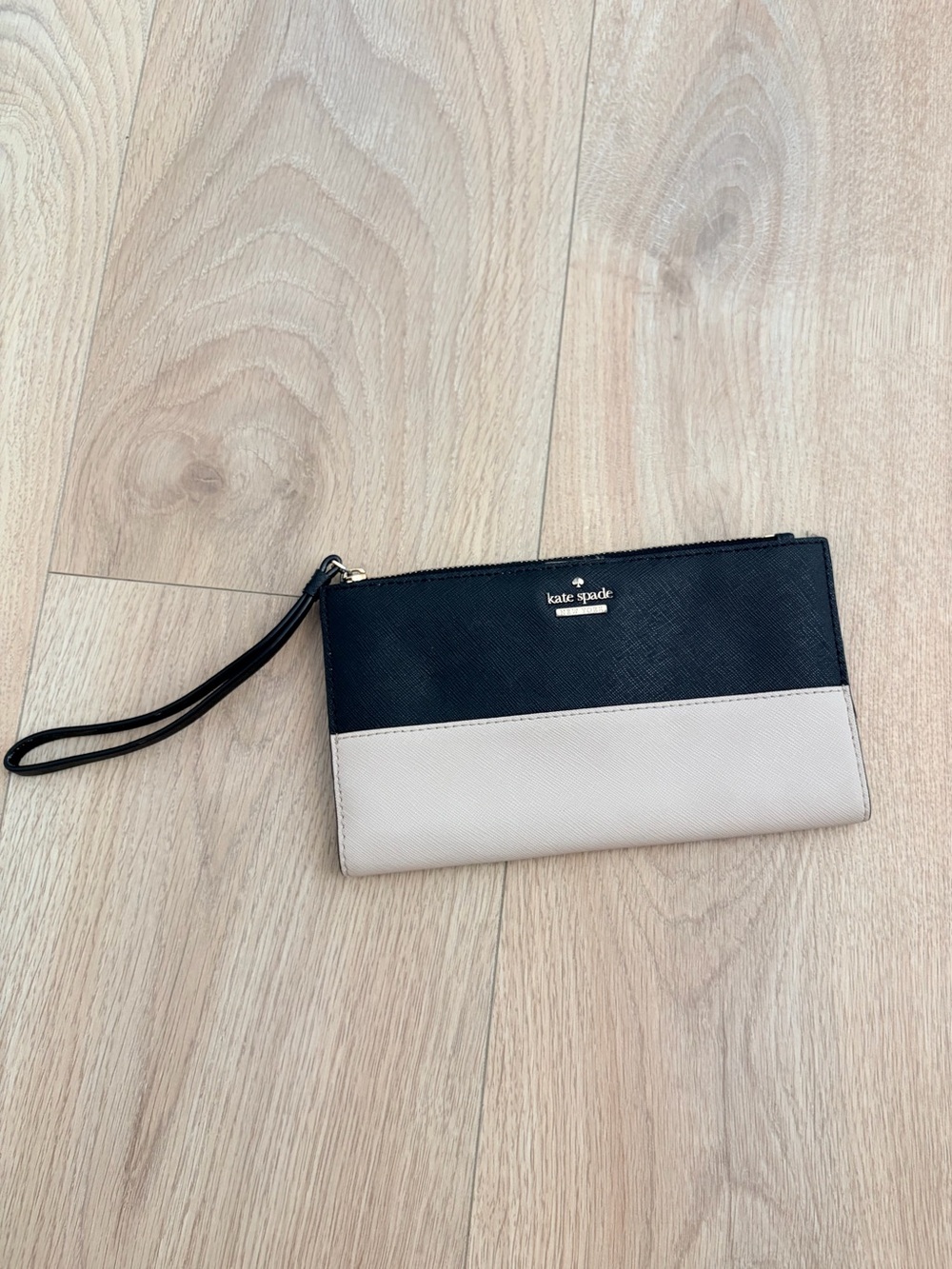 kate spade Two-Tone Black & Beige Zip Wristlet